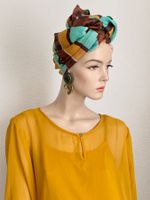 Safrangelbes Sommerkleid von KAFFE mit Seidenschal