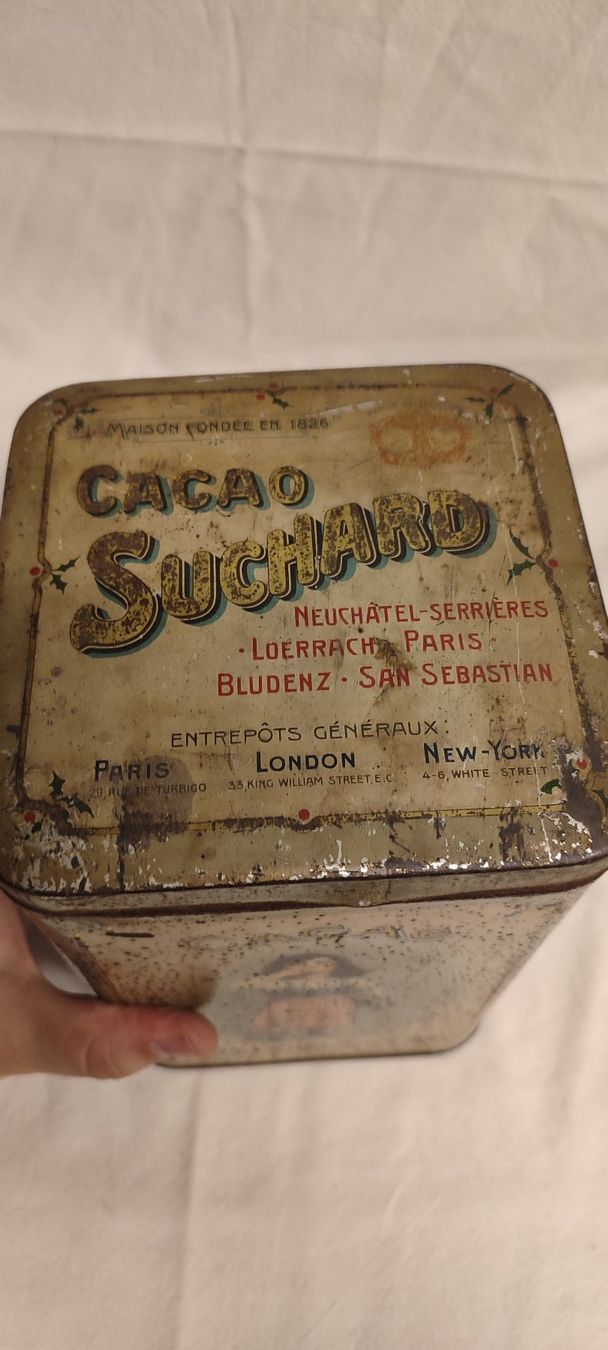 Suchard Dosen: Wunderschöne alte Blechdose von SUCHARD CACAO  22 cm – Gebraucht aus Gelterkinden von MYSTOREFORYOU4460 7