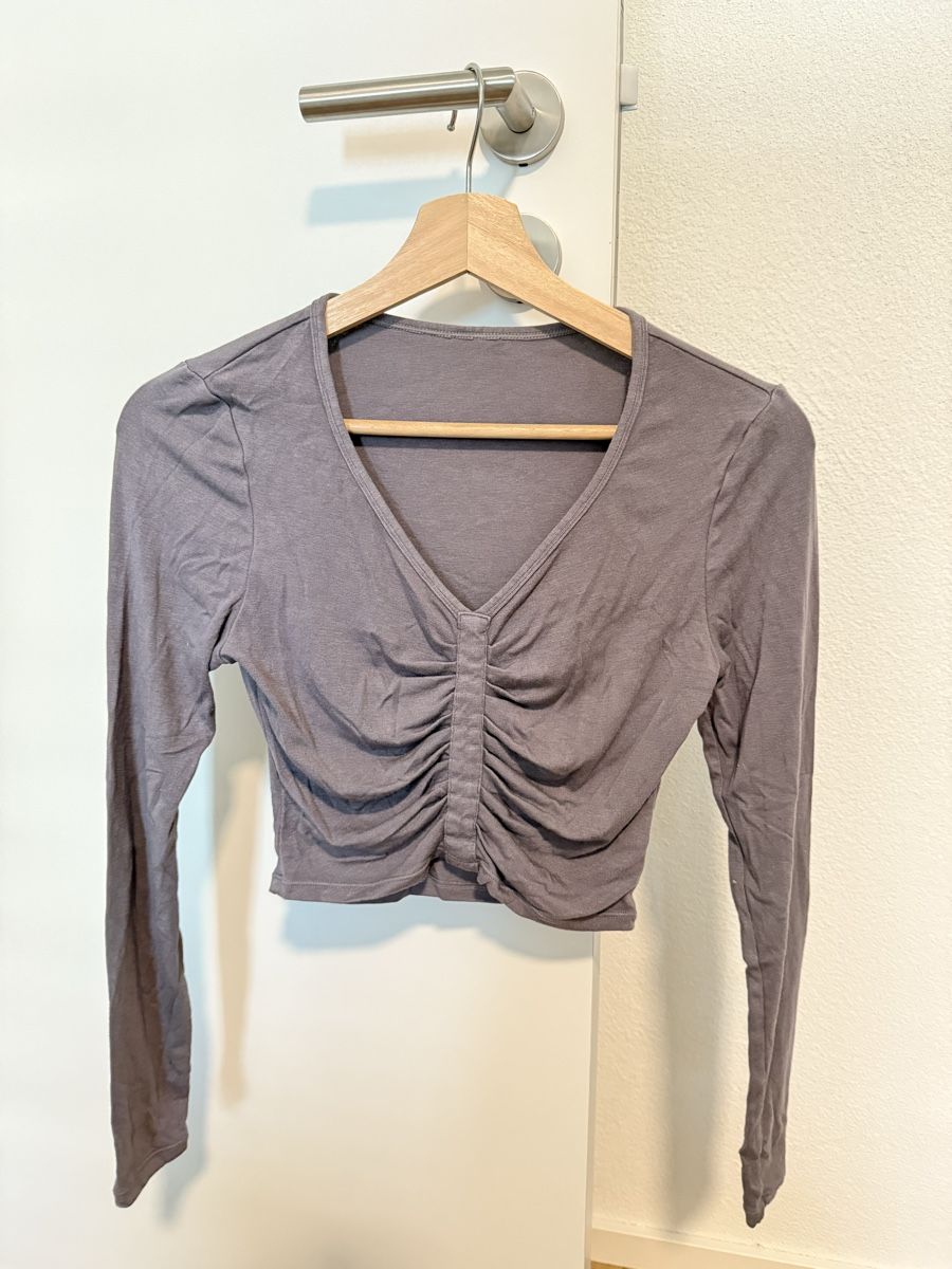 Tops: Light purple crop top - good condition  – Gebraucht aus Spreitenbach von 94l_9shv