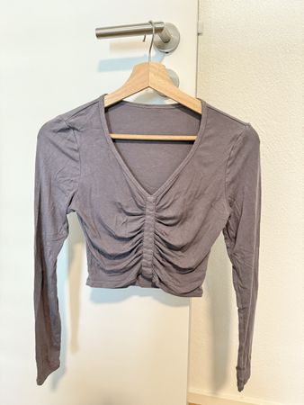 Light purple crop top - good condition 