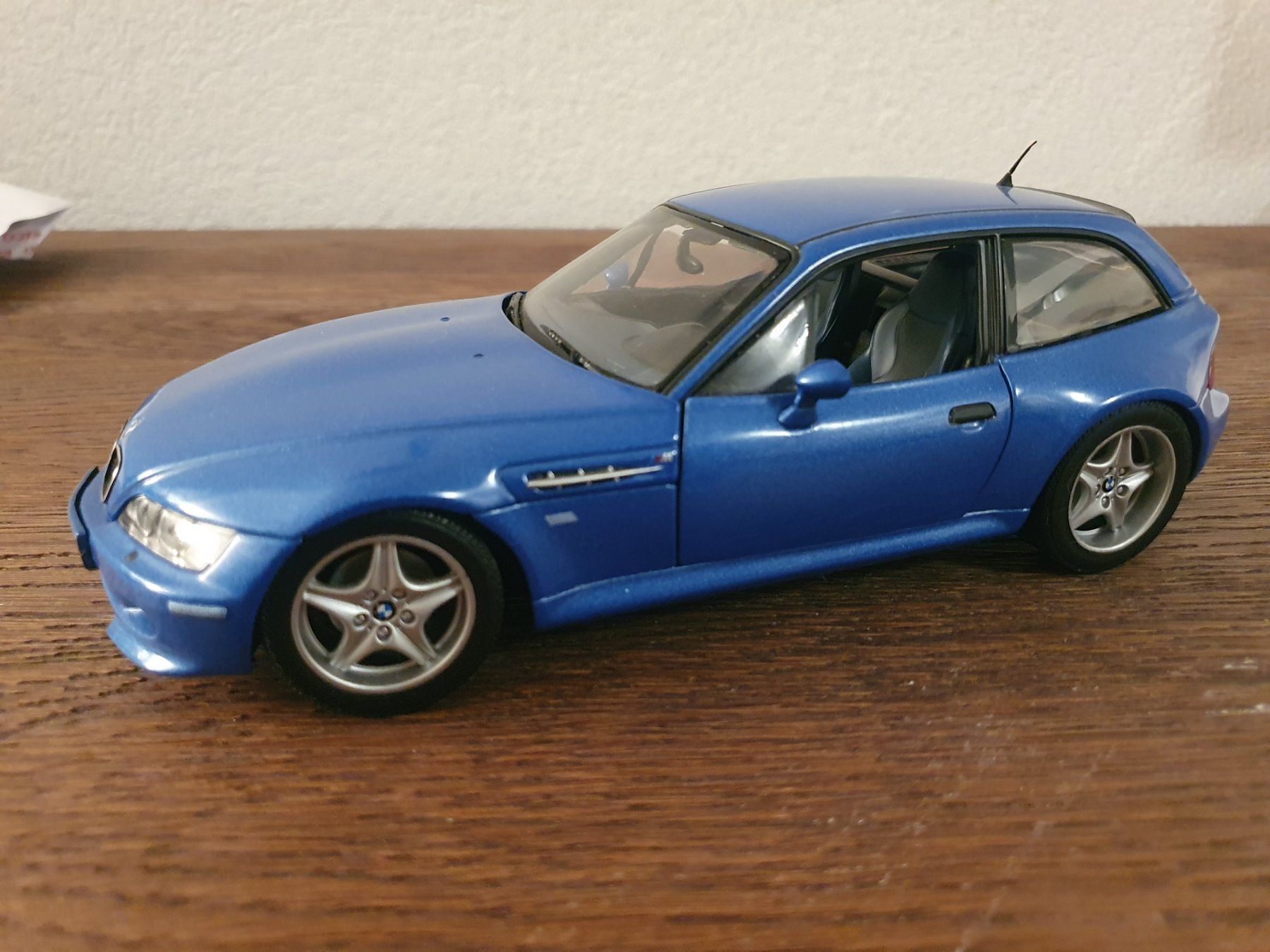 UT Models Modellini d'auto: BMW Z3 M Coupe 1/18 UT Models – Usato da Chernex venduto da Manu0128 5