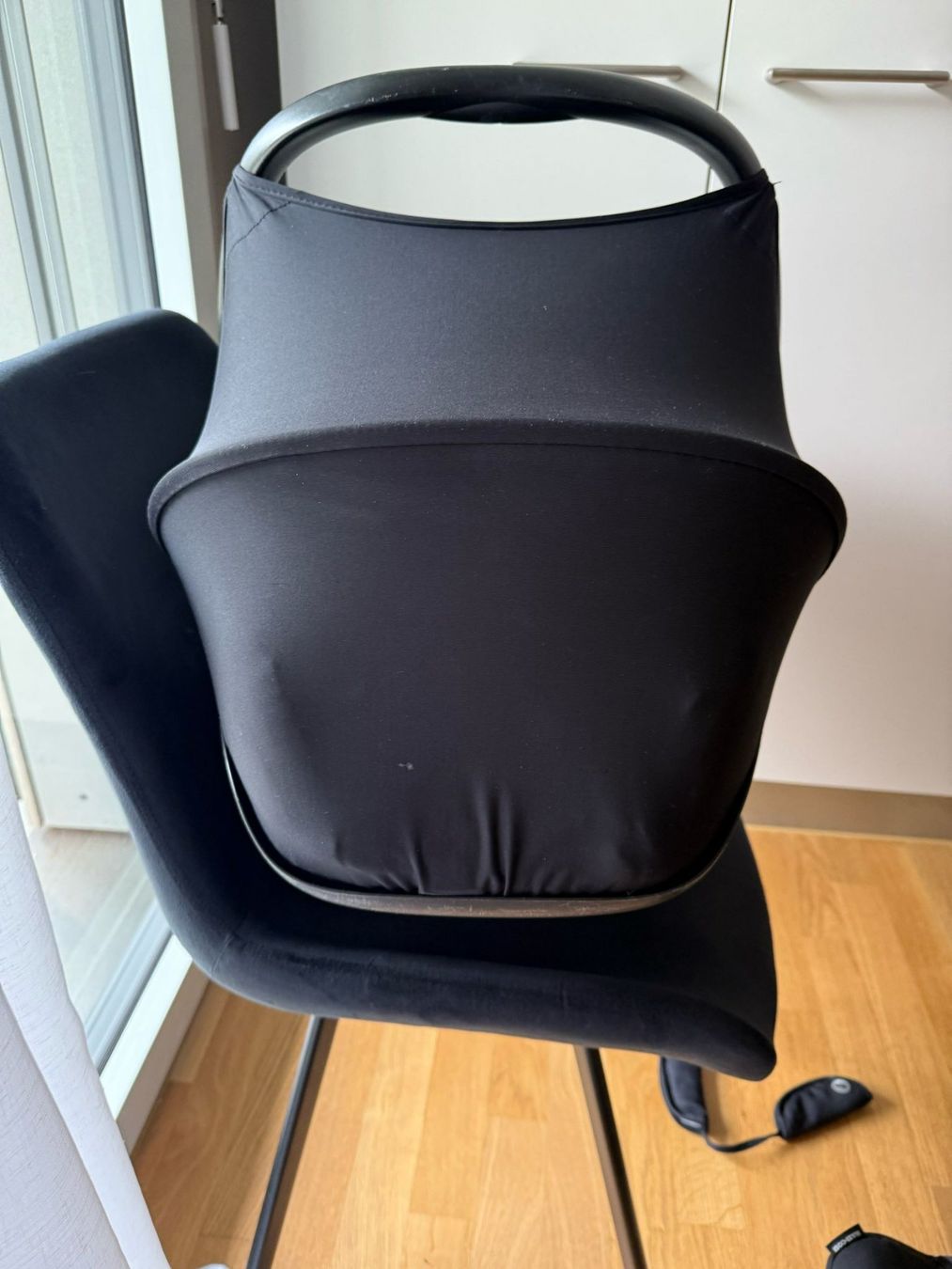 Maxi-Cosi Seggiolini per auto: Maxi-Cosi Babyschale mit Sonnenschutz, schwarz – Usato da Riehen venduto da edu_92w7 1