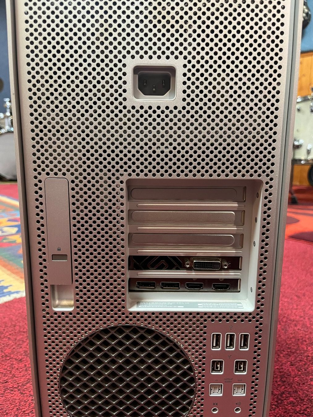 Apple PC: Apple Mac Pro 5,1- 8 coeurs / 32 G.RAM / RX 570 4Go – Usato da La Chaux-de-Fonds venduto da Simone1180 6