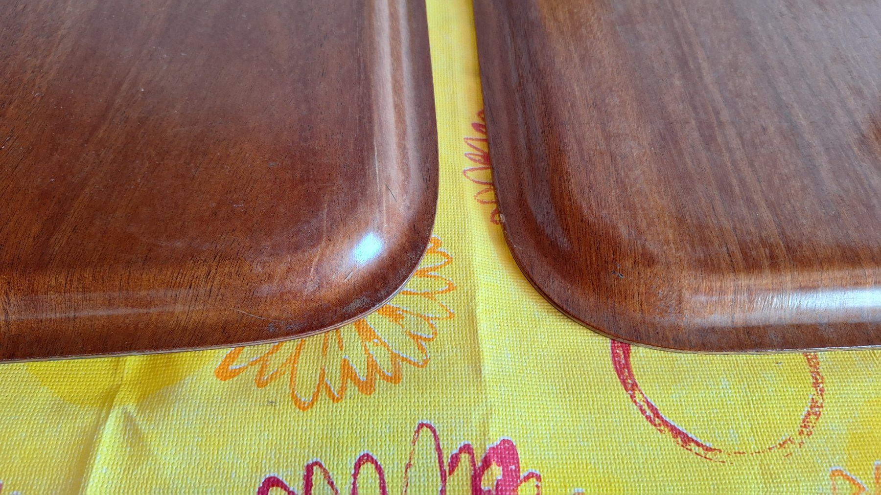 Piatti di portata: 2 Vintage Serviertablare , Holzdekor – Usato da Dornach venduto da majo8689 2