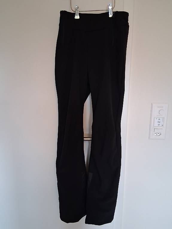 Pantaloni: Pantalon ski slim taille 140 – Usato da Corcelles-le-Jorat venduto da Fashion_Unfold 4