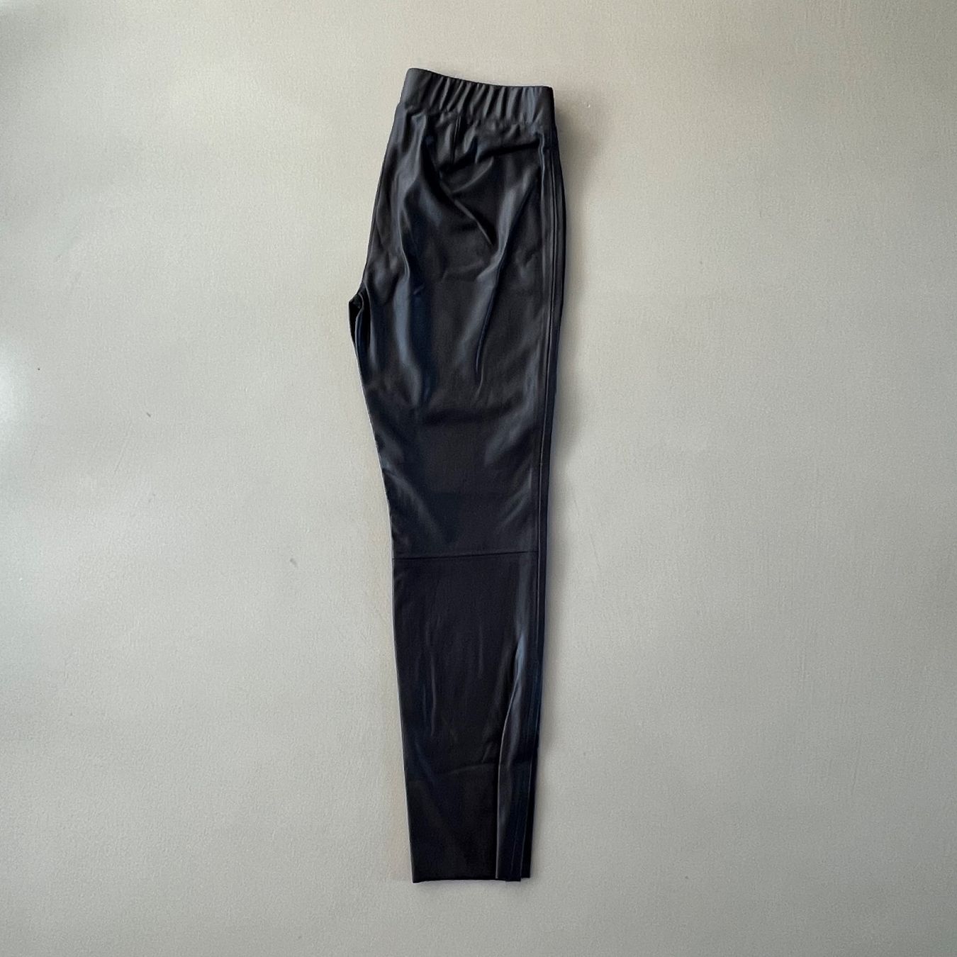 Gerry Weber Pantaloni: neue GERRY WEBER EDITION Kunstleder Hose – Nuovo e nell'imballaggio originale da Zürich venduto da ClosetQueen 5