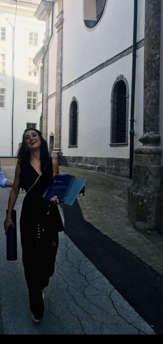 H&M Tute: Cooler dunkeblauer Jumpsuit – Usato da St. Gallen venduto da epr_k5hx 1
