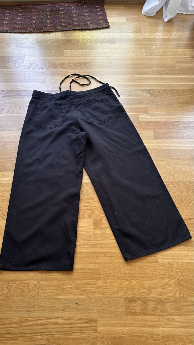 Cos Pantaloni: COS Hose, Grösse 44, neuwertig! – Nuovo (secondo la descrizione) da Basel venduto da Defne 2