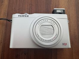 Fujifilm XQ1 Digitalkamera Silber 