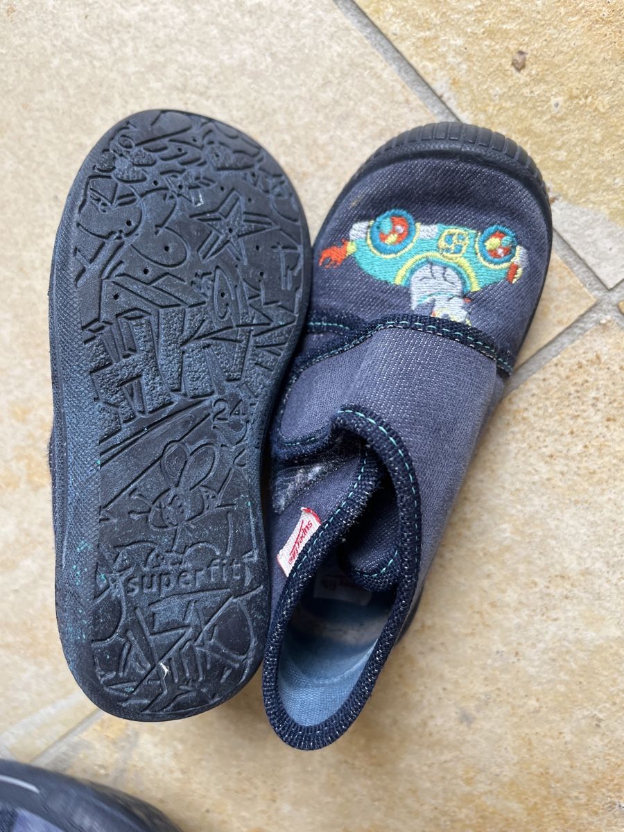 Superfit Scarpe per ragazzi: Chaussons Superfit pointure 24 – Usato da Villars-Bramard venduto da dadesc 1