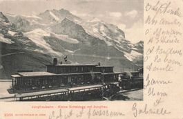Kleine Scheidegg BE Jungfraubahn mit station und Jungfrau