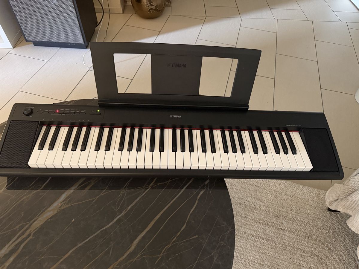 Yamaha Strumenti musicali: YAMAHA NP-12 PIAGGERO Keyboard  – Usato da Rapperswil SG venduto da Whitecielo