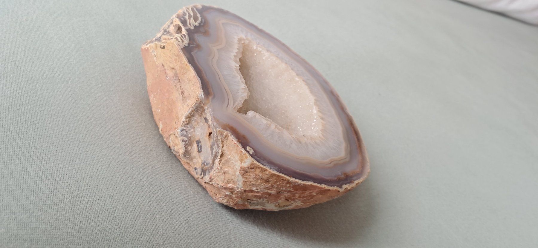 Minerali & Pietre curative: Weiss beige grauer Achat-Geode, 14.5 cm breit – Usato da Chur venduto da Okapi77 6