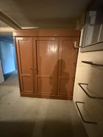 Massiver Holzschrank – 3-türig – 170.5 × 52 × 200 cm