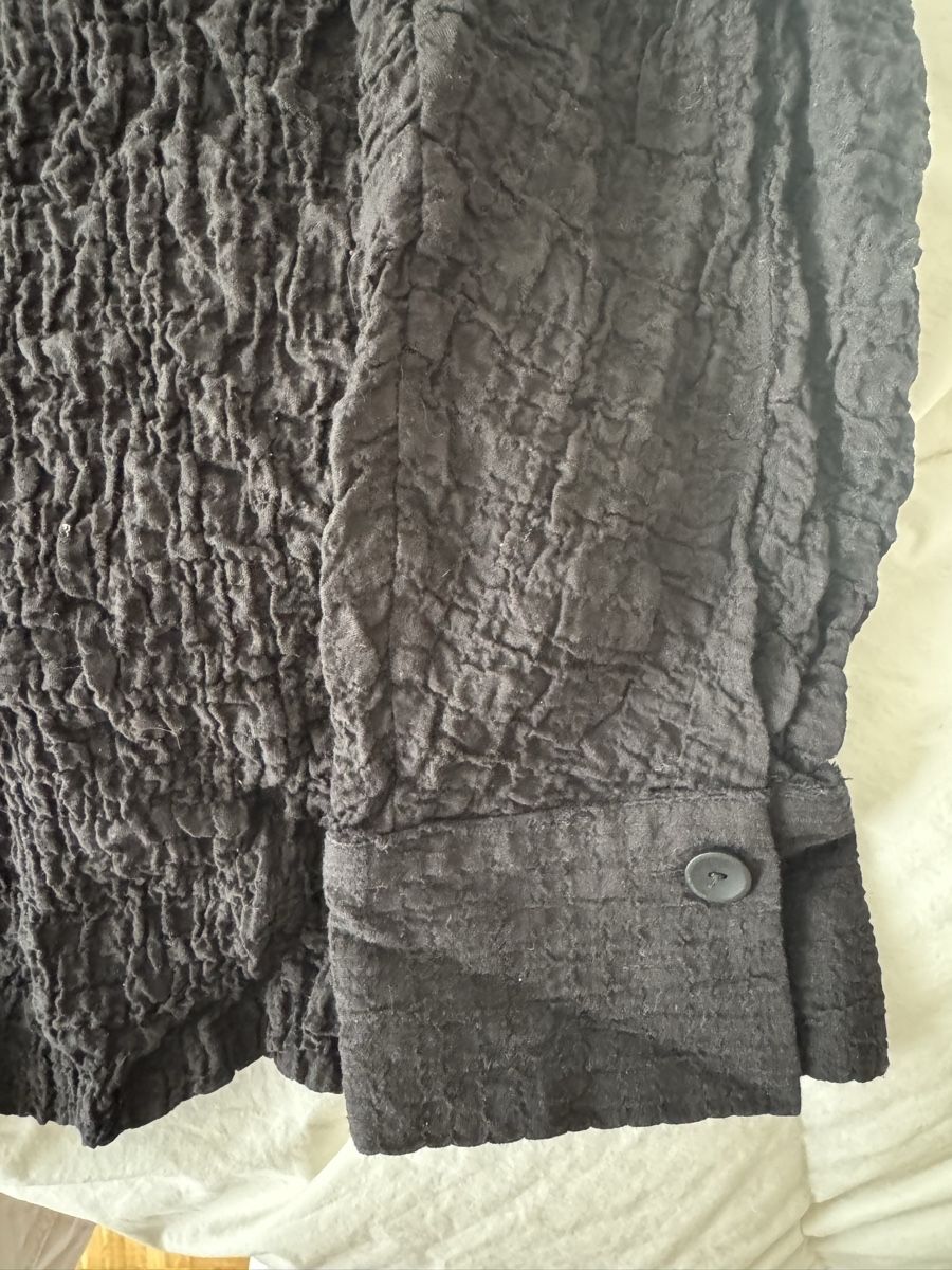 Massimo Dutti Blusen: Chemise Massimo Dutti noire texturée taille M/L, comme neuve – Gebraucht aus Genève von lejardindesvetements 3