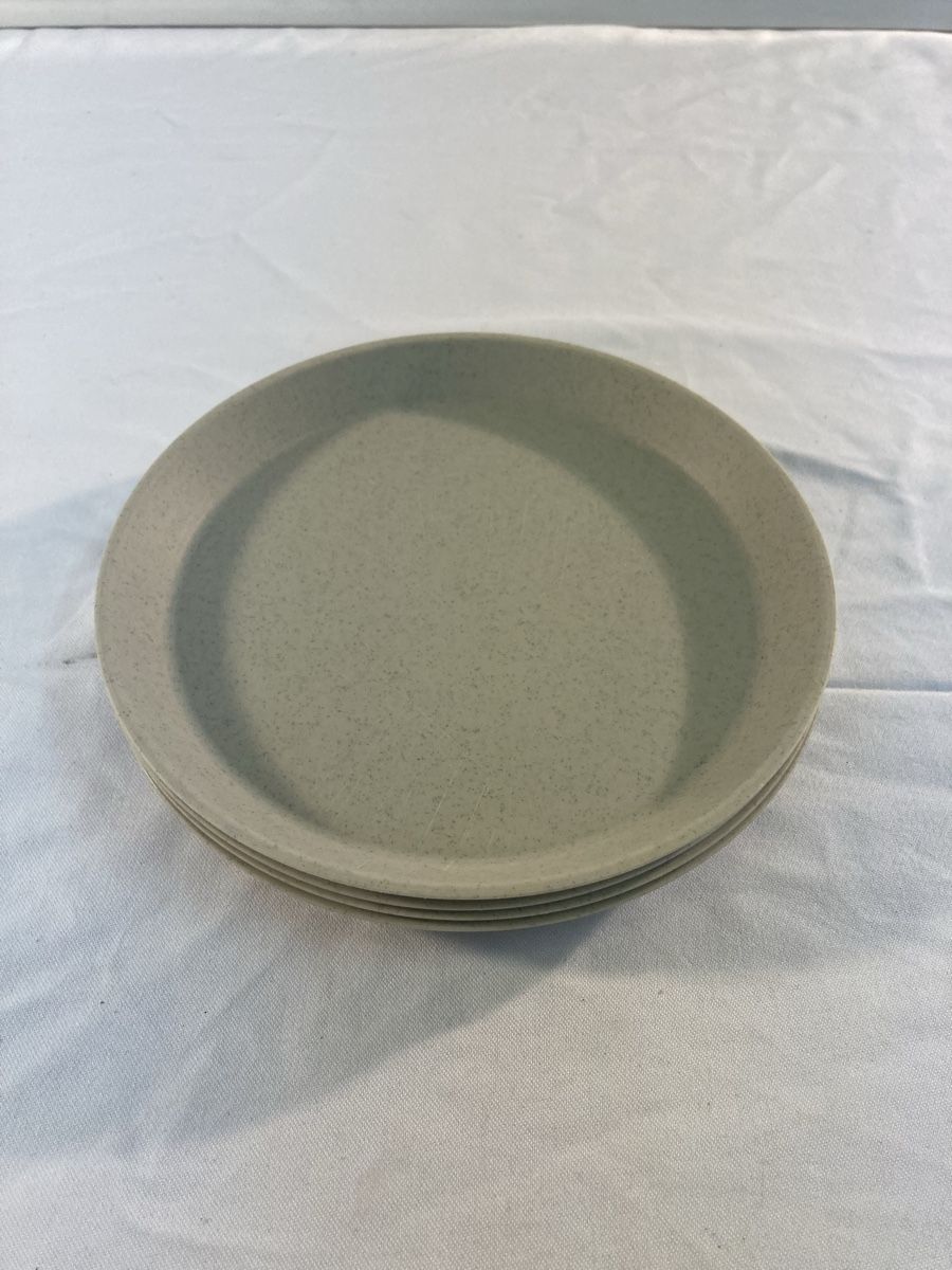 Set di piatti: Teller/Tassen Set Melamine für Camping – Usato da Aarwangen venduto da to-hirschi 6
