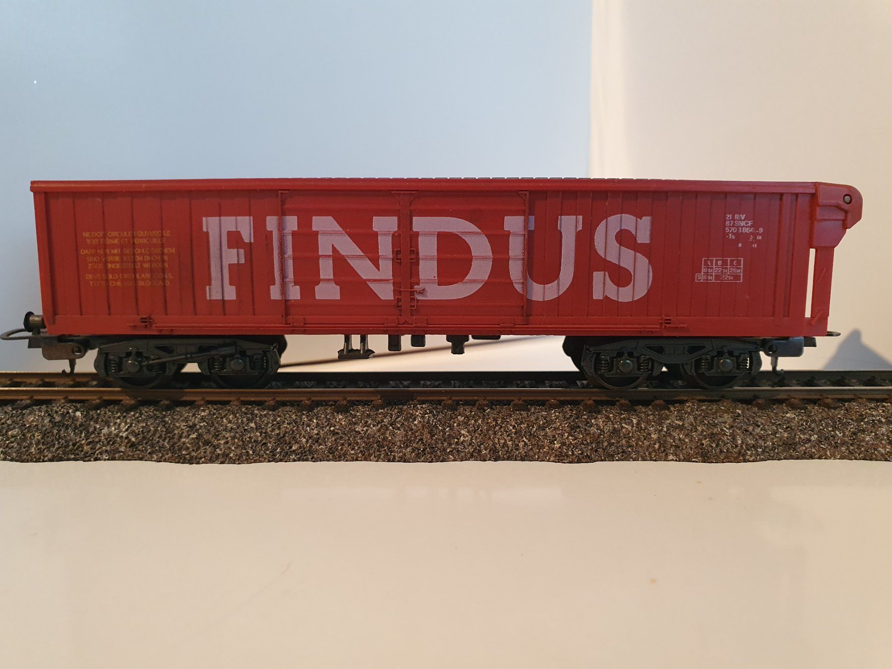 Lima Modelleisenbahnen: 3 Lima Güterwagen / DC / 1:87 / Verschmutzt – Gebraucht aus Zürich von BLS58MA 5