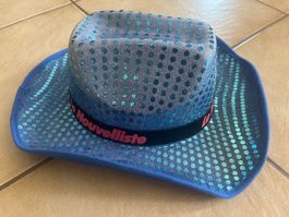 Chapeau Fedora bleu Le NOUVELLISTE