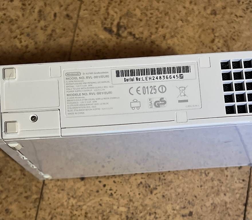 Console: WII mit Stromkabel und Adapter – Usato da Itingen venduto da Haefi 3