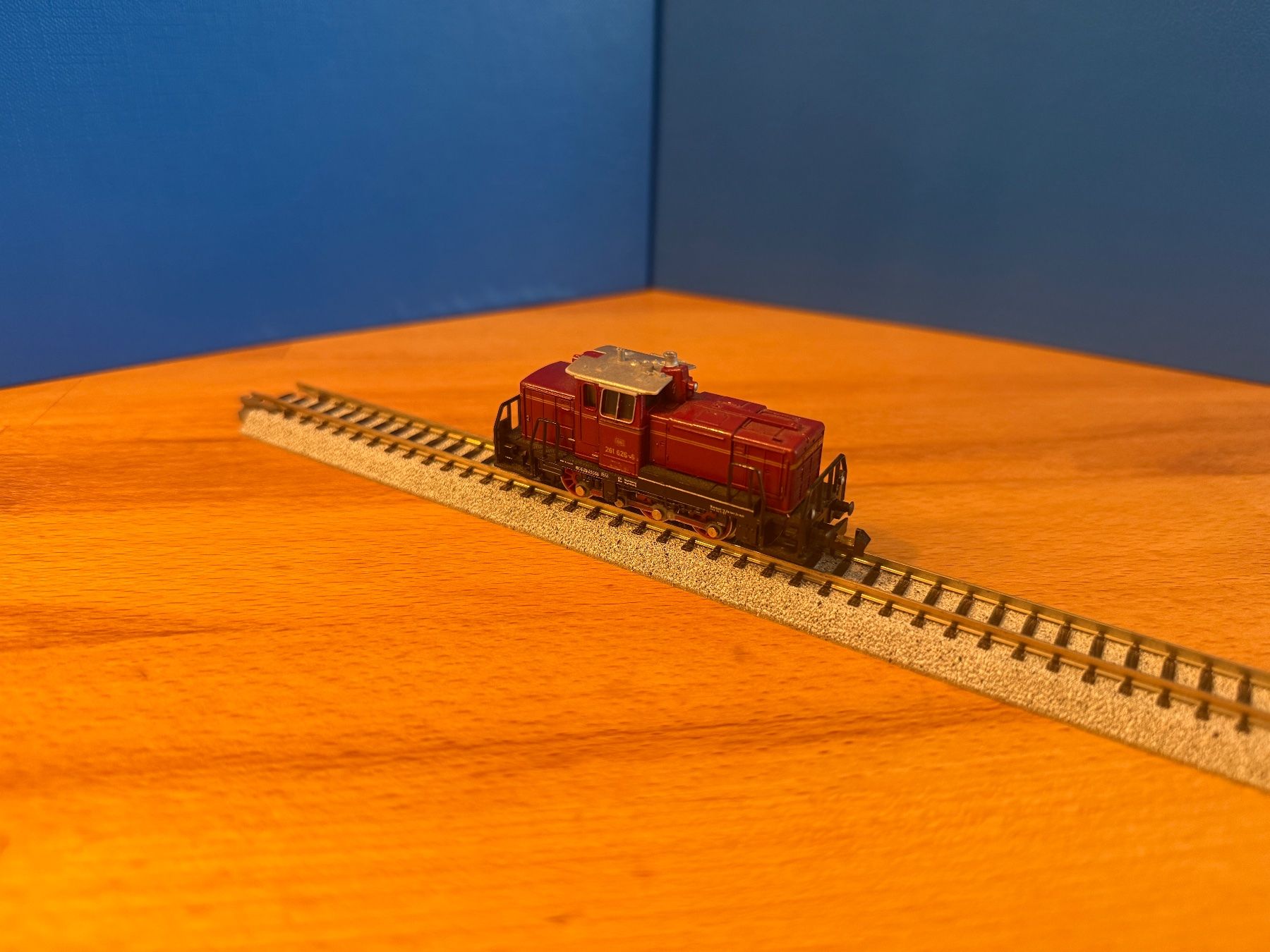 Trix Modellini di ferrovie: MINITRIX Diesellok BR 104 der DB – Usato da Diemtigen venduto da Mpsj4