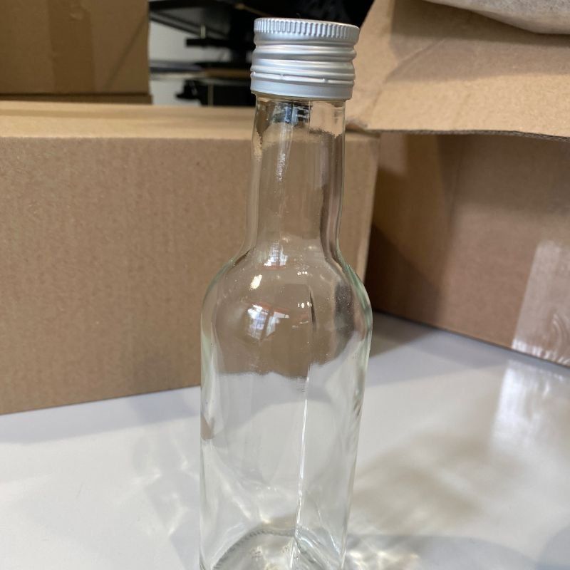 Altro in Stoviglie & Bicchieri: Einmachen/Geschenke: Glasflasche mit Silberdeckel - 25 cl – Usato da Bern venduto da Cucina10