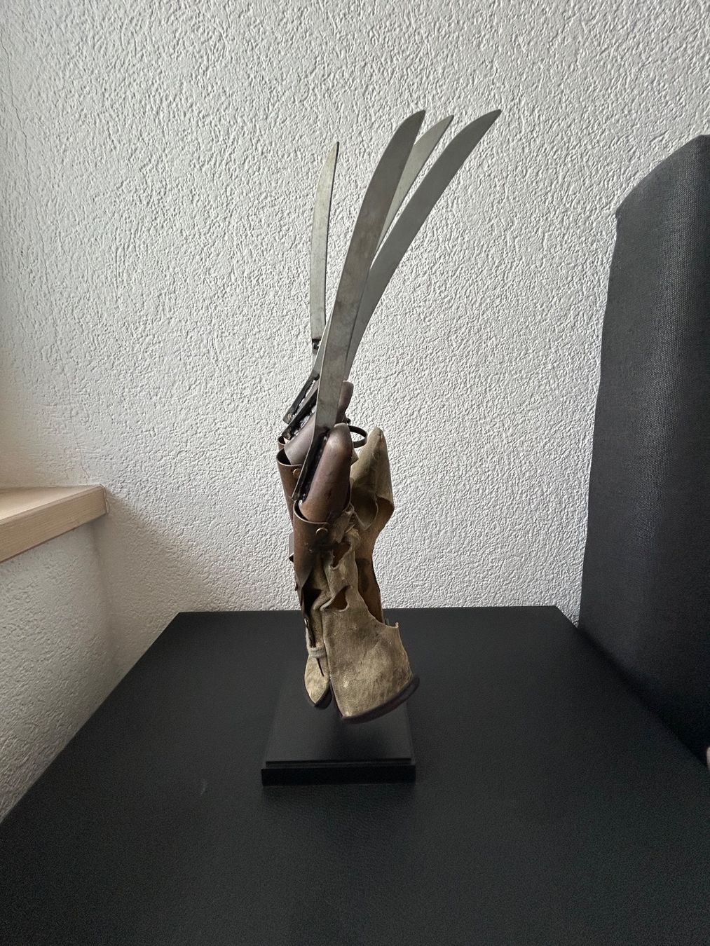 Statuette: Gant de Freddy Krueger - collection - avec socle – Nuovo (secondo la descrizione) da Cortébert venduto da SolidStore 1