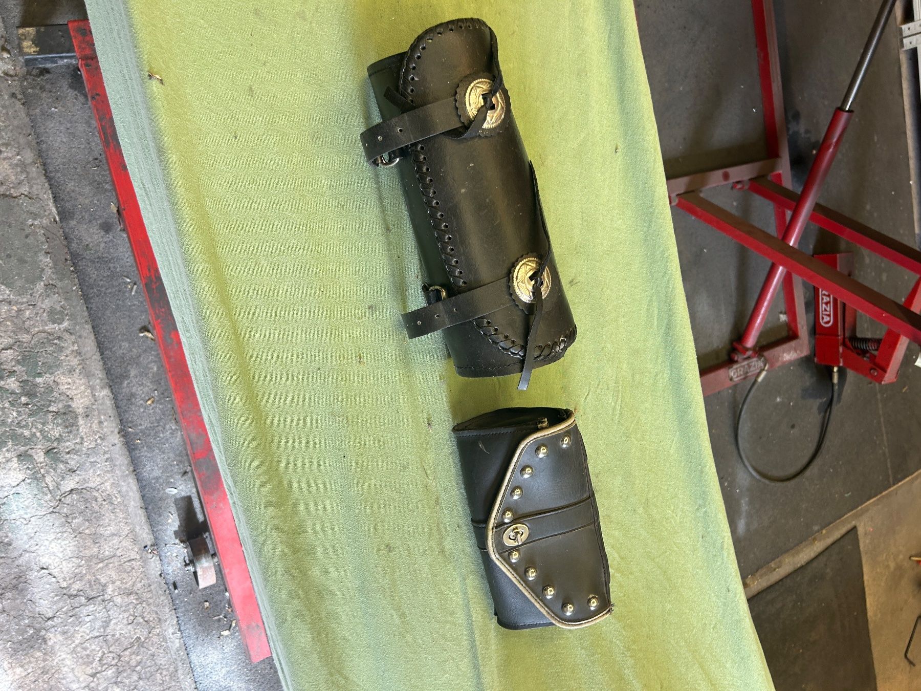 Tutti i ricambio per moto: Lenker Werkzeugtaschen – Usato da Winterthur venduto da Enzo76 1