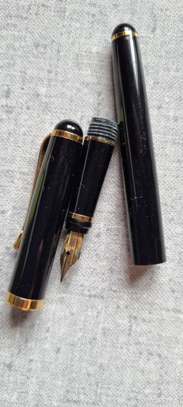 Altro in Decorazioni & Accessori: Porte plume noir – Usato da Fontenais venduto da Aube-sauvage.2 1