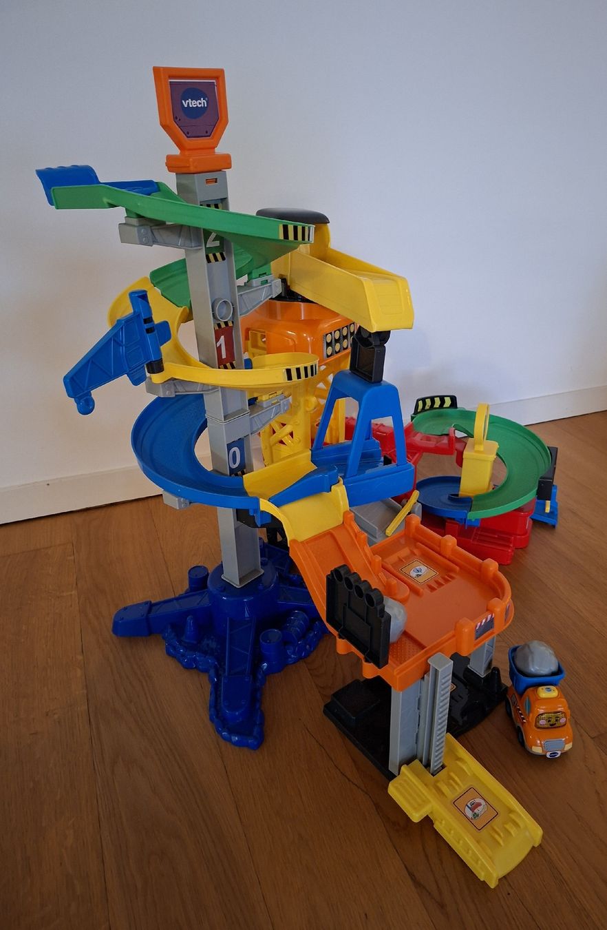 Vtech Jouets: Vtech Baustelle / Garage – D'occasion à Jona par joy_8gp9 2