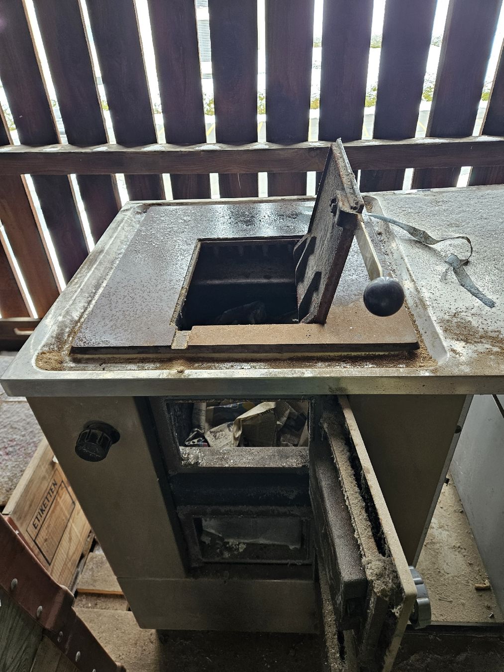 Cucine: Holz Kochherd  – Usato da Einsiedeln venduto da Paletten 3