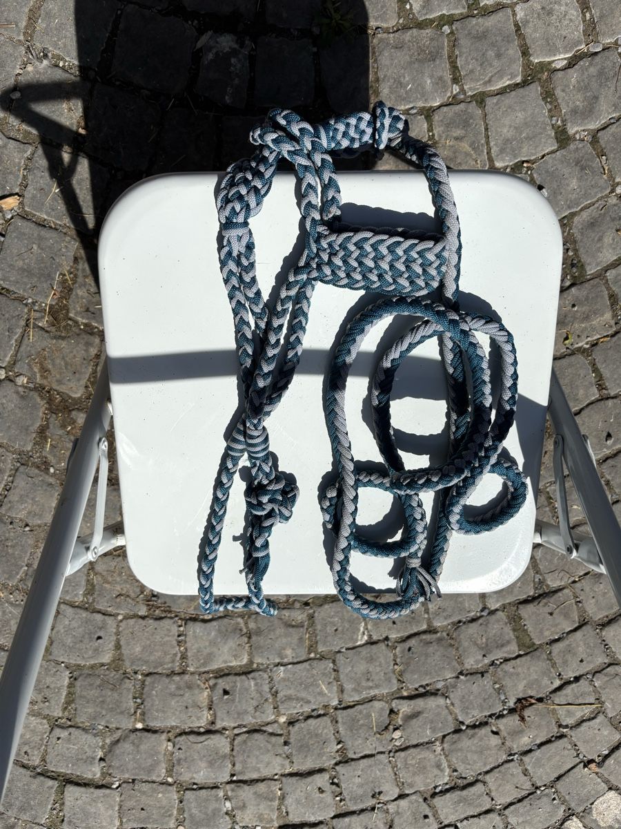 Brides, licols: Schönes Knotenhalfter  – D'occasion à St. Gallen par may_8fbd 2