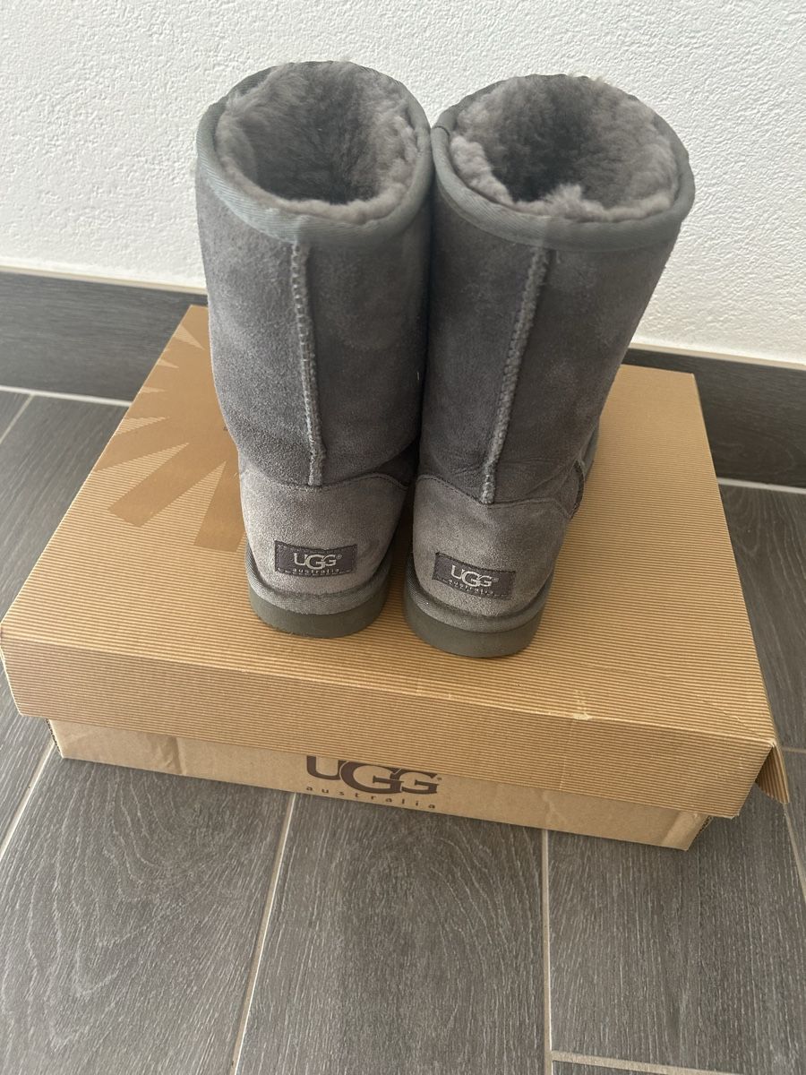 Ugg Scarpe da donna: UGG classic numero 40 – Usato da Locarno venduto da Matic04 1