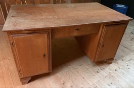 Schreibtisch / Pult ANTIK aus Massivholz