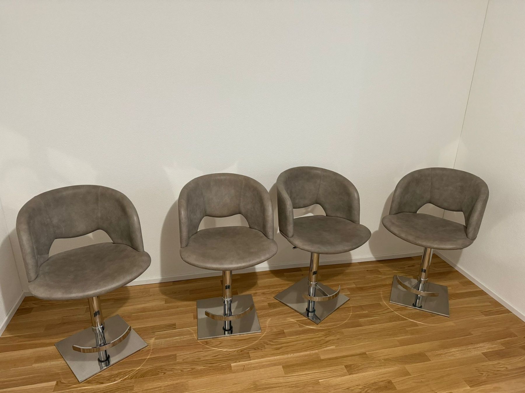 Sgabelli: Chaises tabourets cuir made in Italy – Usato da Oensingen venduto da icl_jmd8 3