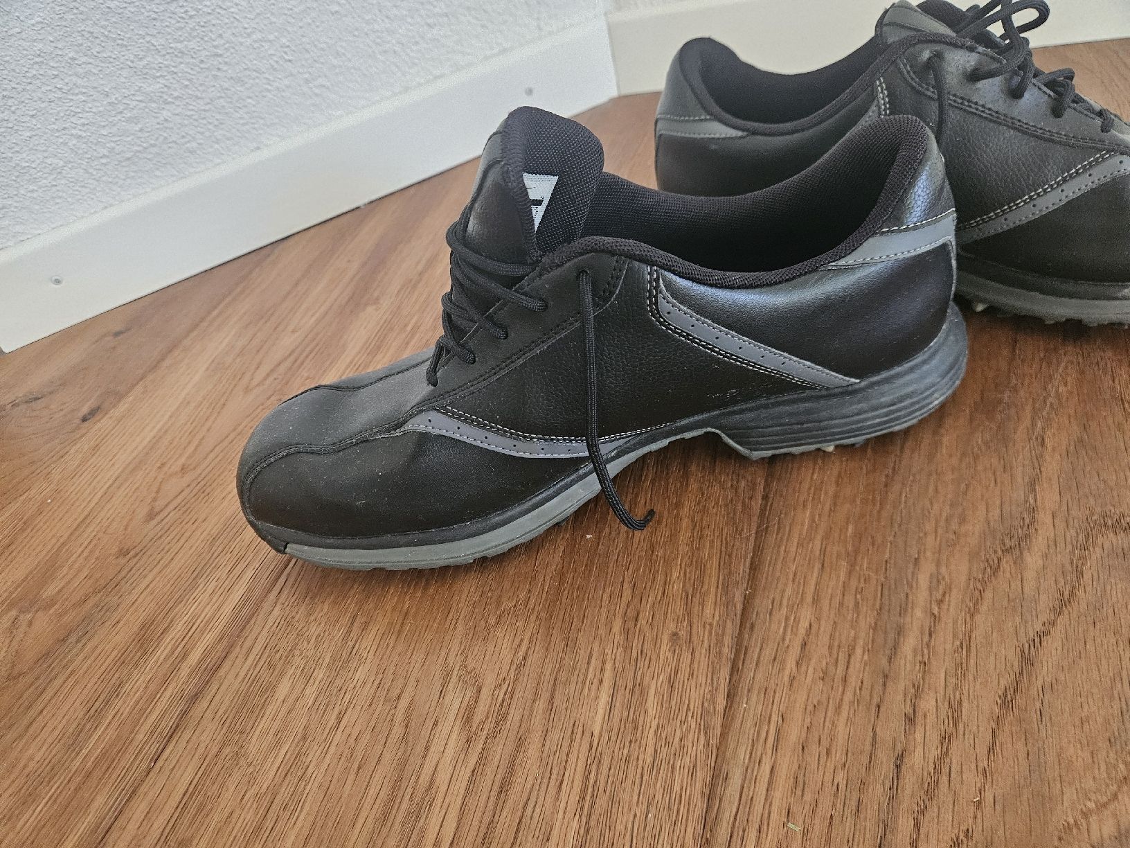 Nike Scarpe da uomo: Nike Golfschuhe schwarz Grösse 43  – Usato da Nürensdorf venduto da romano_a 1