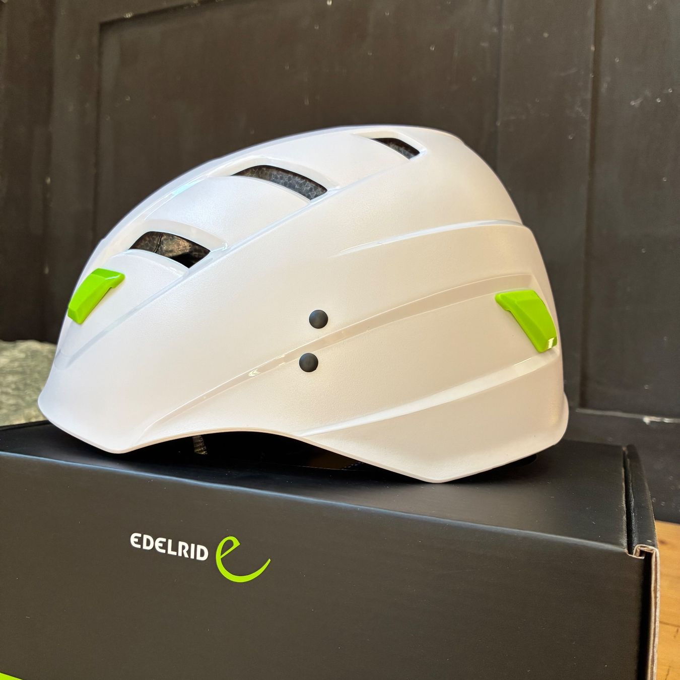 Edelrid Caschi: Edelrid Kletterhelm weiss – Nuovo (secondo la descrizione) da Küttigen venduto da thoren77 2