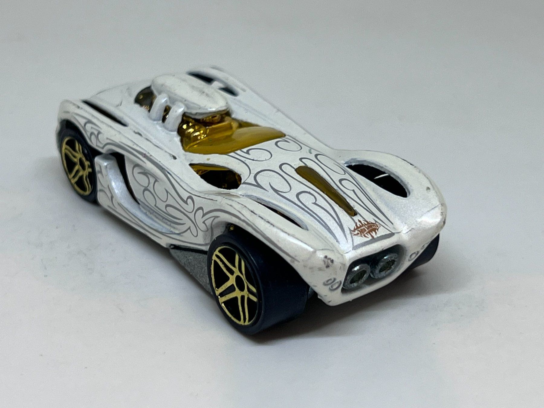 Hot Wheels Modellini d'auto: Hot Wheels 16 Angels #569 – Usato da Wildegg venduto da LaaBoutique 2