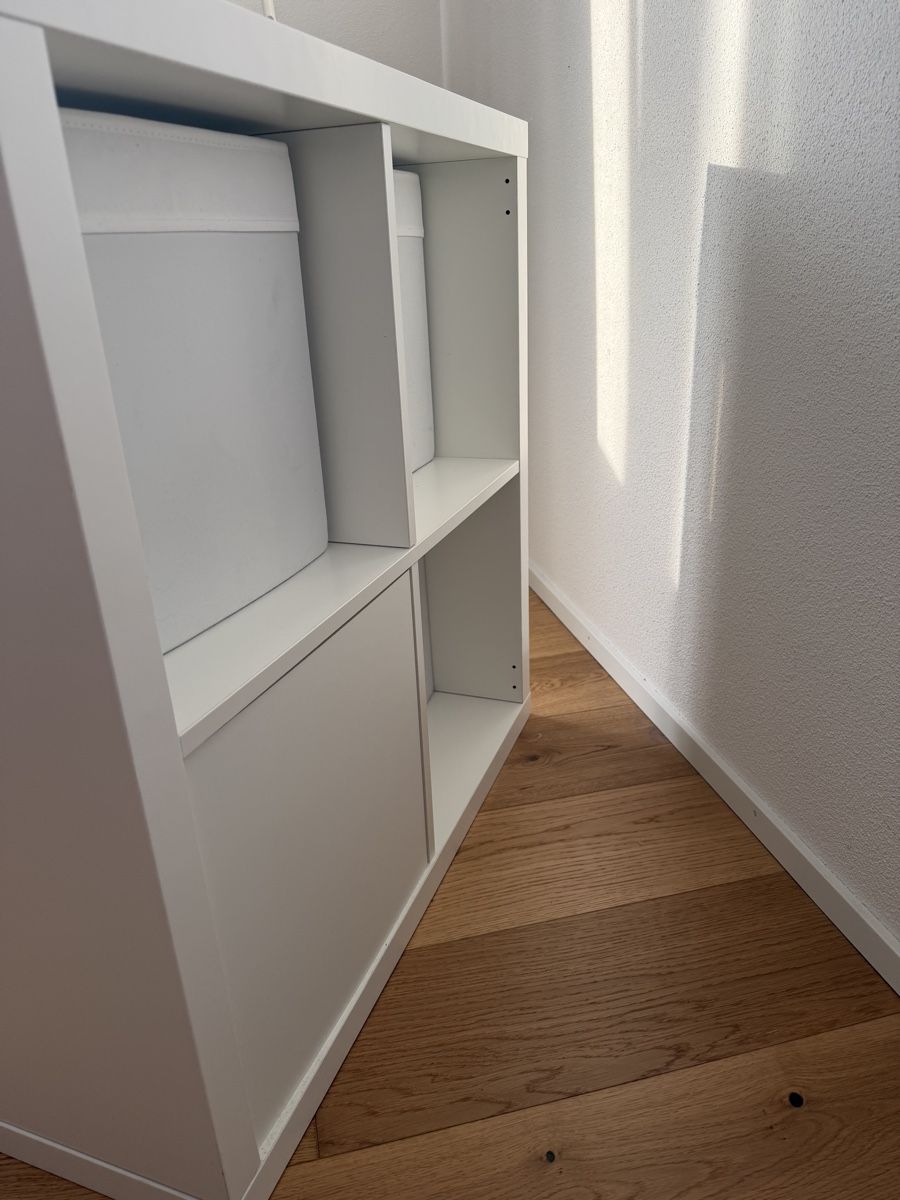 Ikea Scaffali: Regal weiss 4 Fächer mit Einsätzen  – Usato da Affeltrangen venduto da Sabrina.gall 6