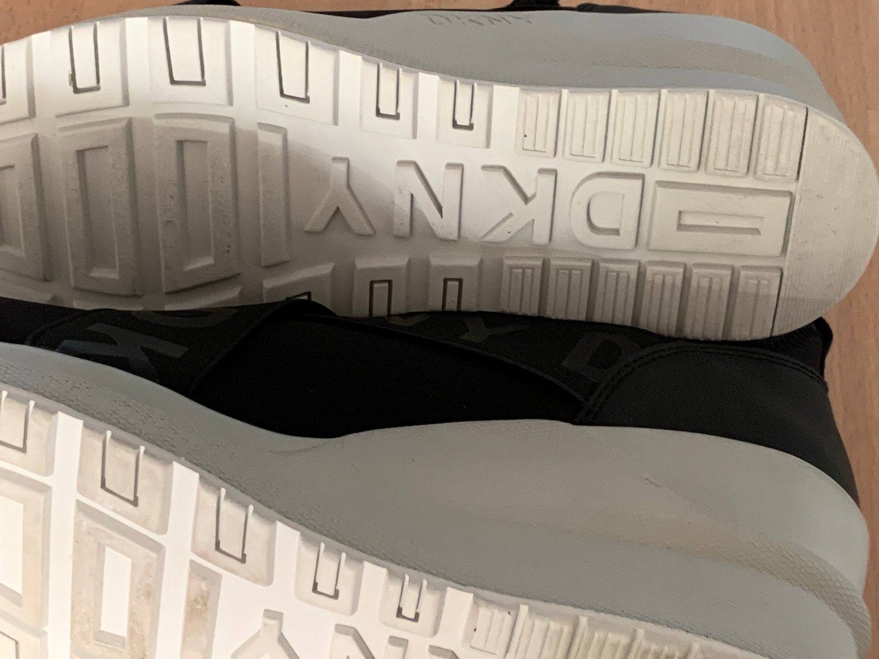 DKNY Chaussures femmes: DKNY Leya - Wedge Sneaker Schwarz Gr. 41 – Neuf avec emballage d'origine à Wetzikon ZH par EvisStore 7