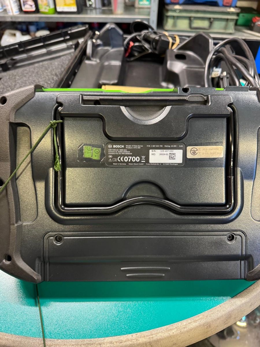 Bosch Tutti gli attrezzi: Bosch Allmarken tester KTS 350 – Usato da Opfikon venduto da Chris151294 2