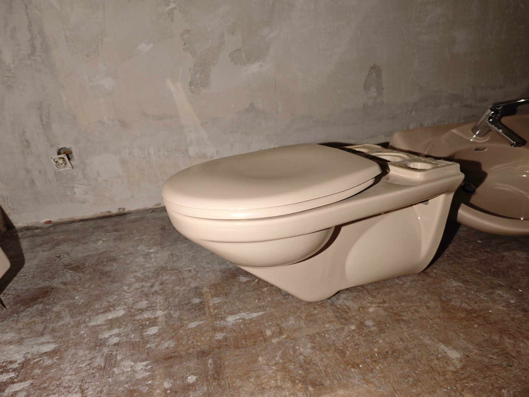 WC: WC + Doppellavabo – Gebraucht aus Suhr von kiwibanane 1