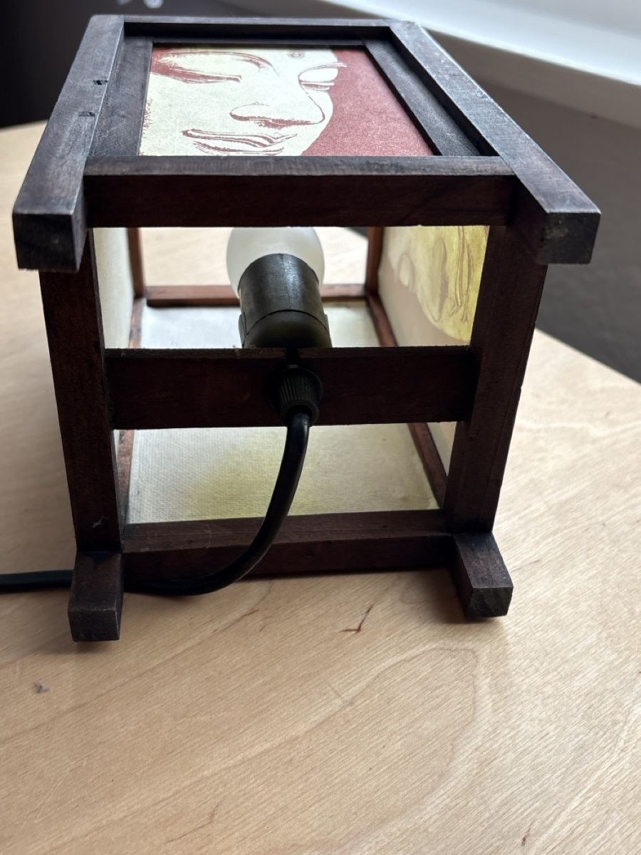 Lampade: Tischlampe Holz mit asiatischem Bild – Usato da Thun venduto da Gitarre-1 5