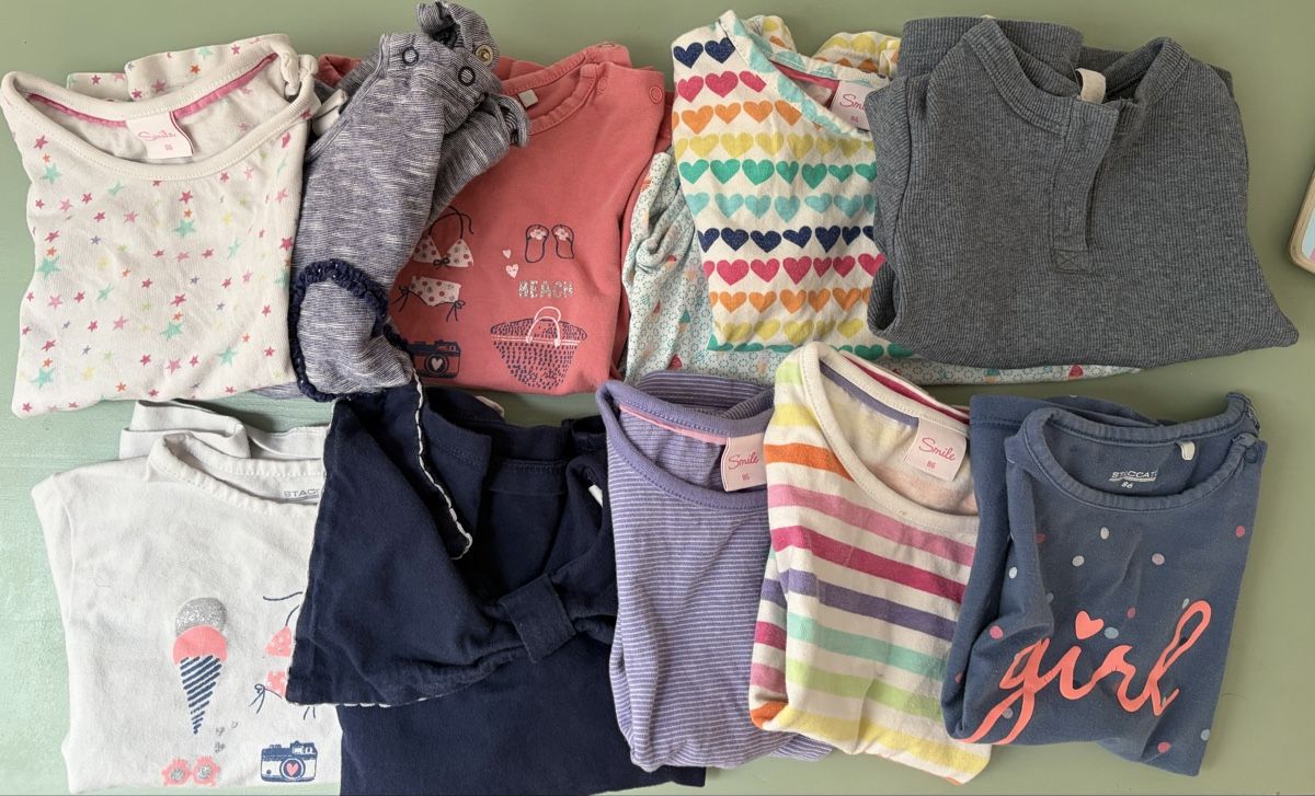 Lotti & Set di vestiti: Mädchen T-Shirt Sommer set, 12-18 Monate. – Usato da Birrhard venduto da goncaloaniceto