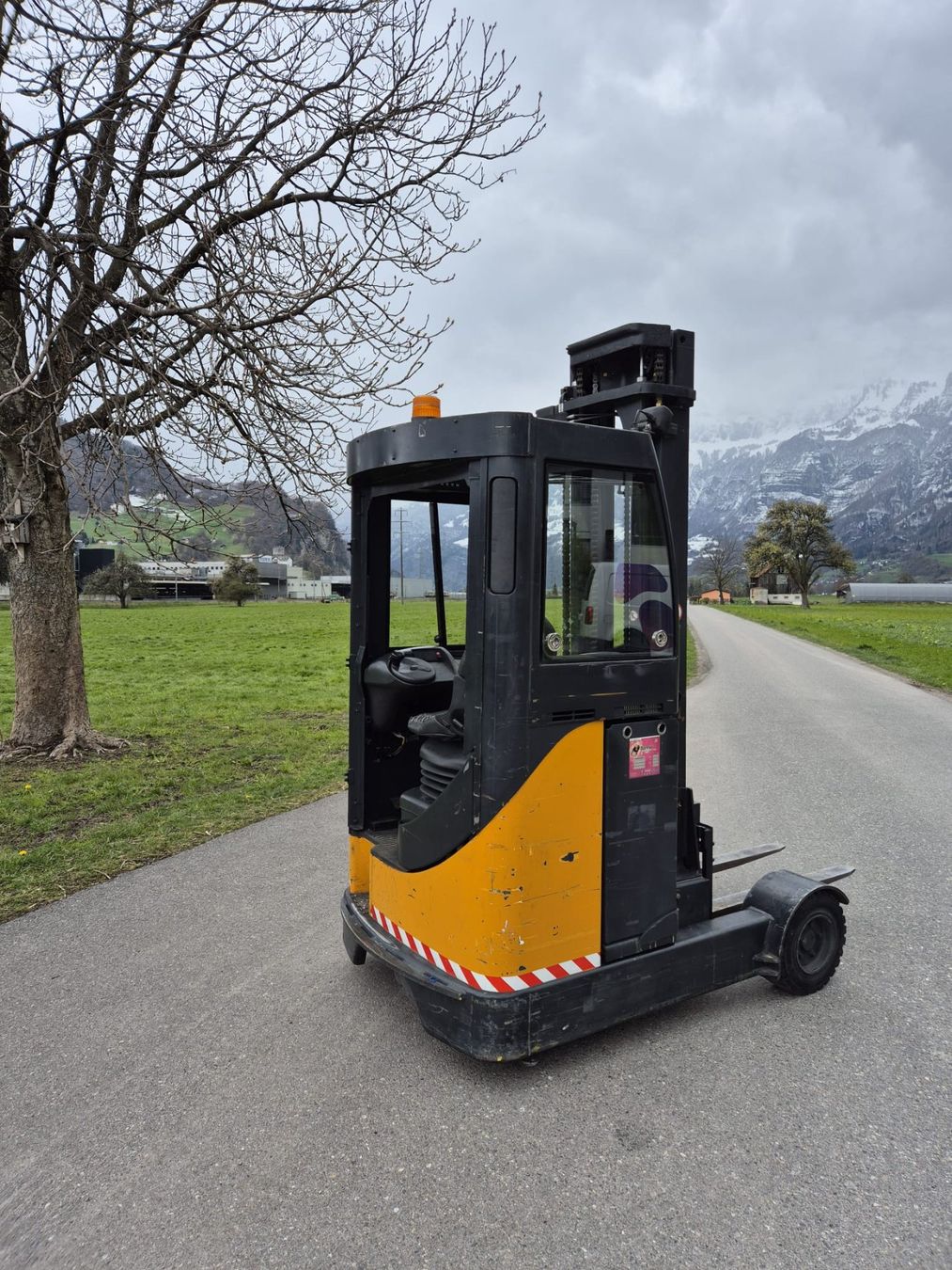 Still Carrelli elevatori e a forche: Still FM-SE16 Schubmaststapler – Usato da Flums venduto da BartholetFlumsAG 1