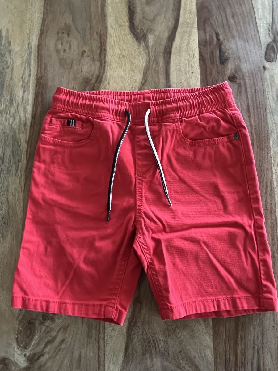 Mayoral Pantaloni: Mayoral Shorts Gr.5 – Usato da Embrach venduto da mabrielle