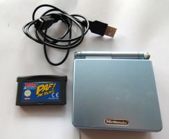 Nintendo Advance SP Konsole + Ladeskabel + Spiel