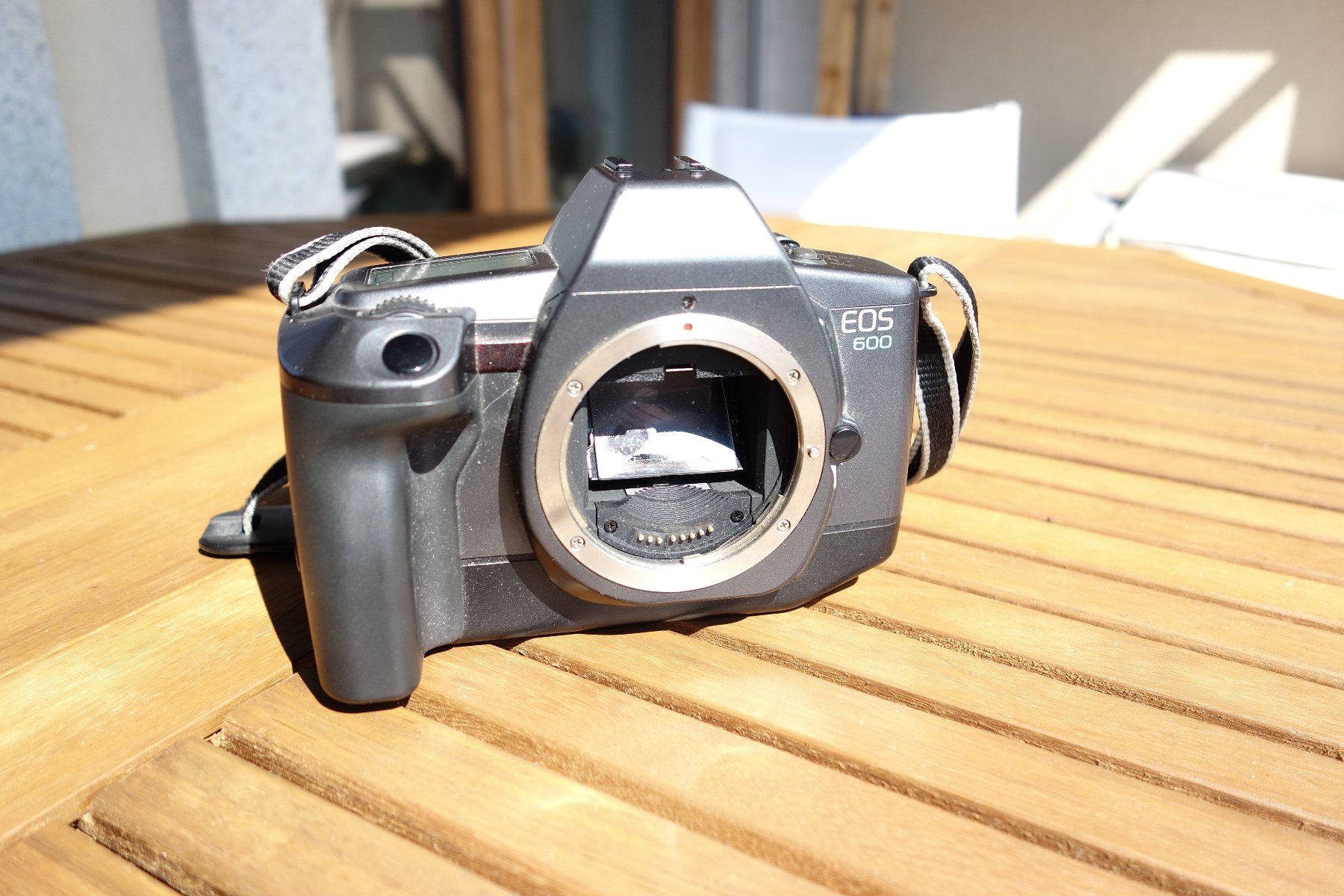 Canon Appareil photo: Lot Canon EOS 30V & Canon EOS 600 + accessoires – D'occasion à La Rippe par Kopernic 8