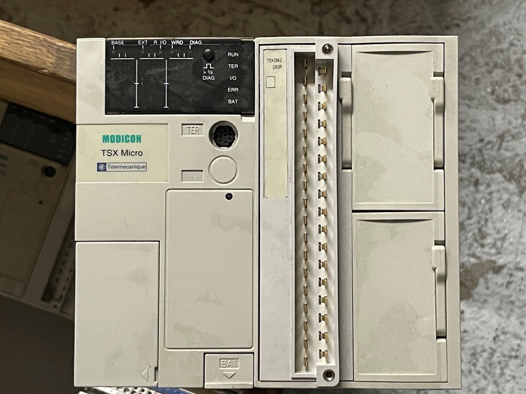 Schneider Componenti elettronici: Schneider / Telemecanique TSX3705001 CPU mit Module – Usato da Häusernmoos venduto da Gouda64