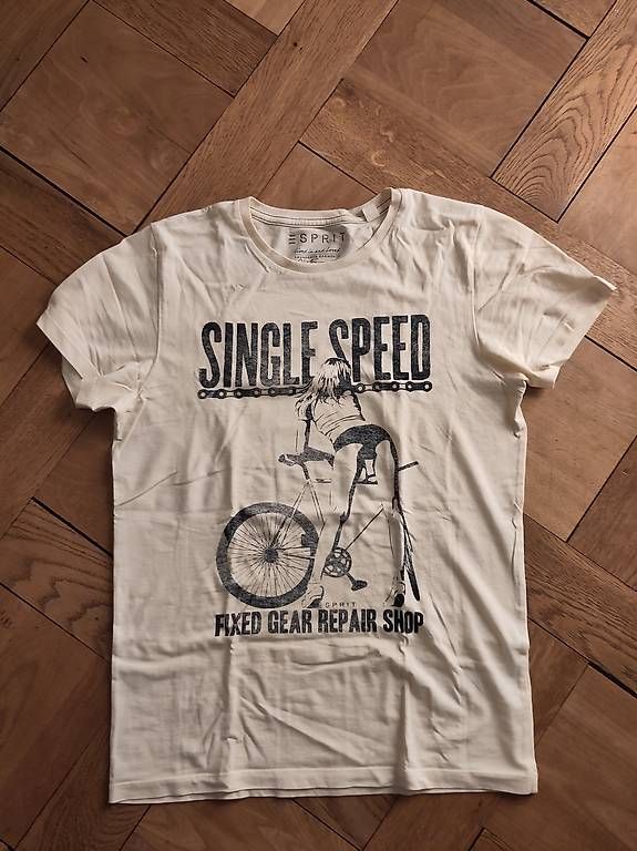 Esprit T-Shirts: T-Shirt Esprit – Gebraucht aus Basel von mrz_25sh