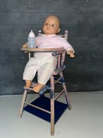 Chaise haute vintage et poupon - 25x25x58cm